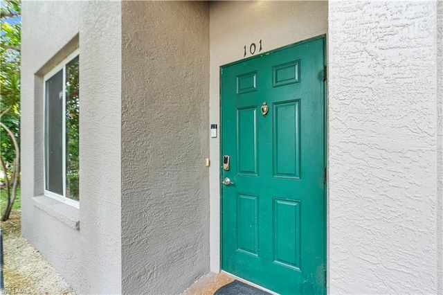 5470 16th PL SW 101, Naples, FL 34116