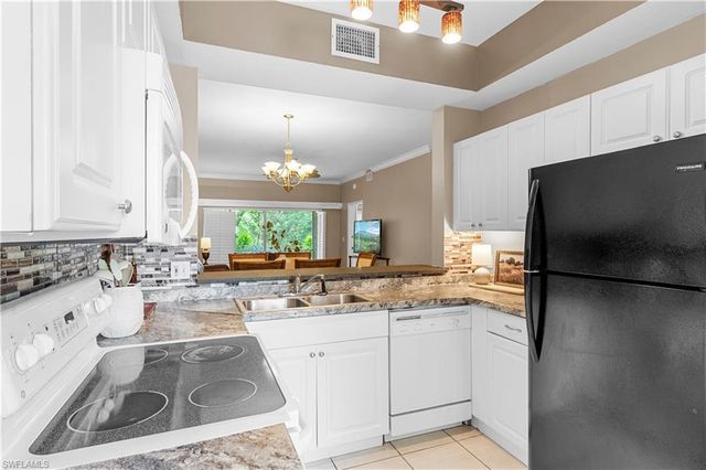 5470 16th PL SW 101, Naples, FL 34116