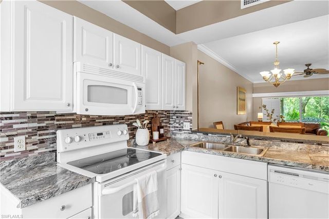 5470 16th PL SW 101, Naples, FL 34116