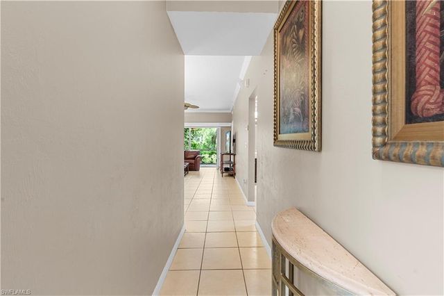 5470 16th PL SW 101, Naples, FL 34116