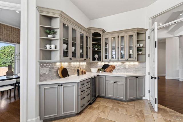 418 Saint Andrews Dr, Napa, CA 94558