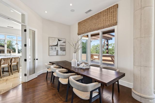 418 Saint Andrews Dr, Napa, CA 94558