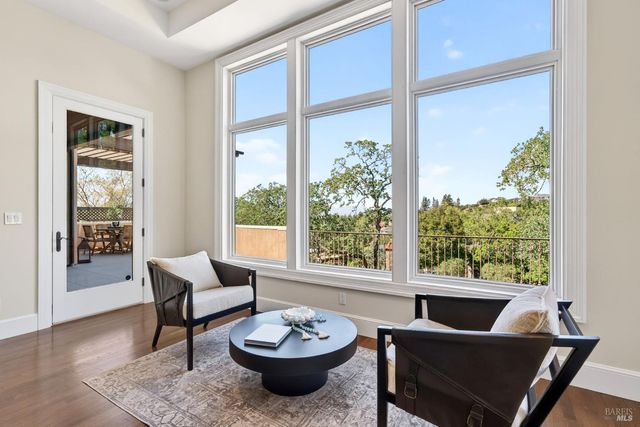 418 Saint Andrews Dr, Napa, CA 94558