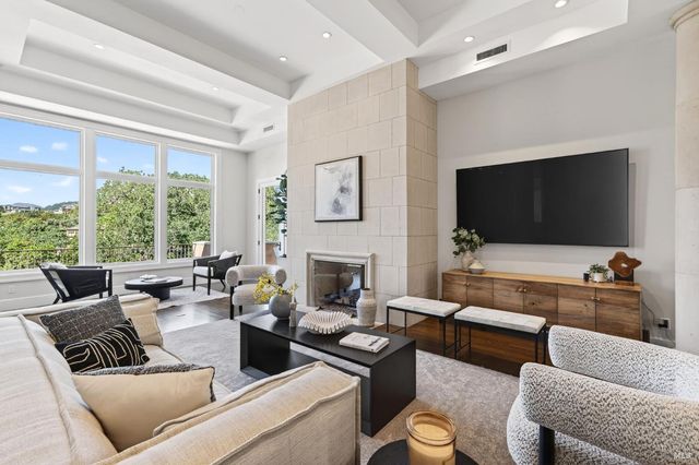 418 Saint Andrews Dr, Napa, CA 94558