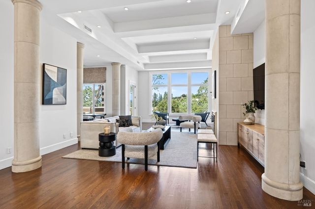 418 Saint Andrews Dr, Napa, CA 94558