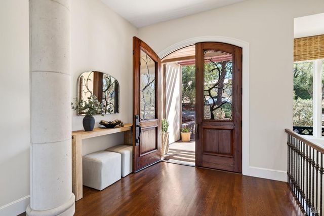 418 Saint Andrews Dr, Napa, CA 94558