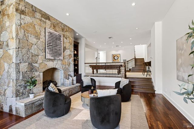 418 Saint Andrews Dr, Napa, CA 94558