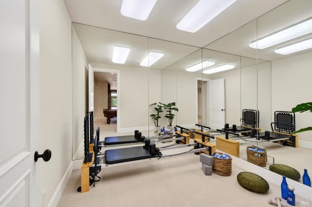 418 Saint Andrews Dr, Napa, CA 94558