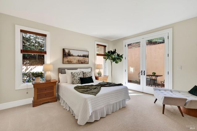 418 Saint Andrews Dr, Napa, CA 94558