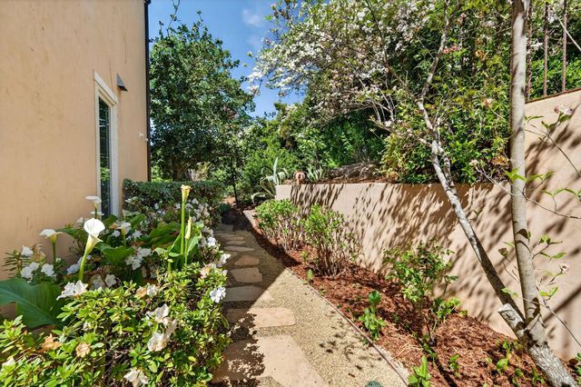 418 Saint Andrews Dr, Napa, CA 94558