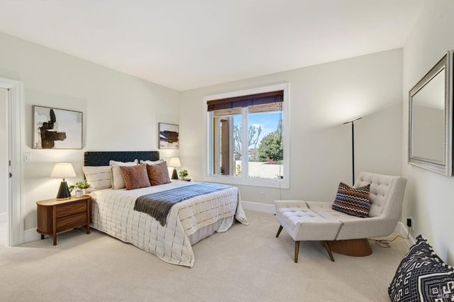 418 Saint Andrews Dr, Napa, CA 94558