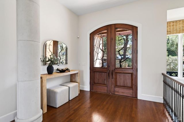 418 Saint Andrews Dr, Napa, CA 94558