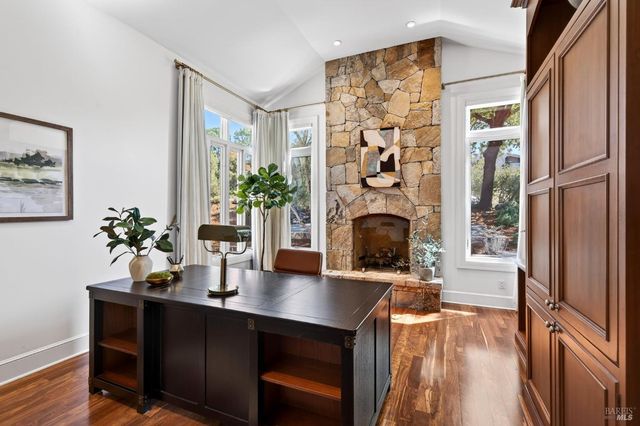 418 Saint Andrews Dr, Napa, CA 94558