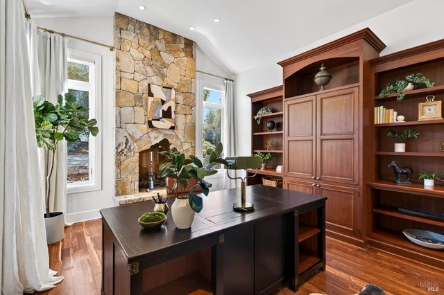 418 Saint Andrews Dr, Napa, CA 94558