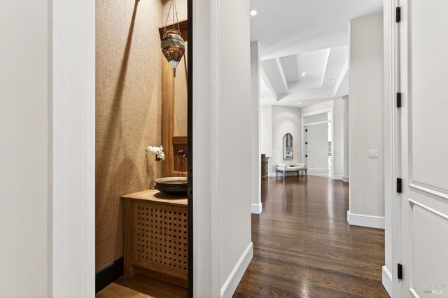 418 Saint Andrews Dr, Napa, CA 94558