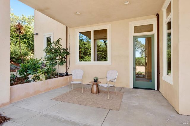 418 Saint Andrews Dr, Napa, CA 94558