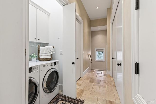 418 Saint Andrews Dr, Napa, CA 94558