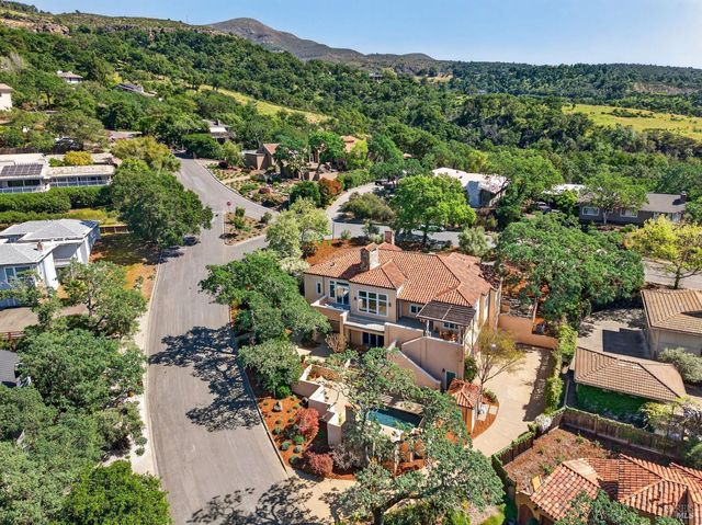 418 Saint Andrews Dr, Napa, CA 94558