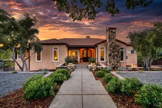 418 Saint Andrews Dr, Napa, CA 94558