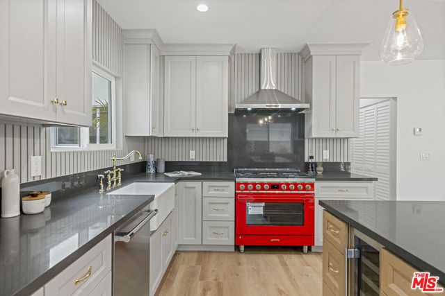 1337 N Orange Grove Avenue, West Hollywood, CA 90046