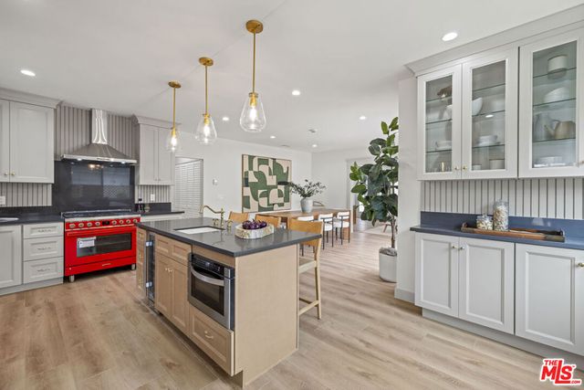 1337 N Orange Grove Avenue, West Hollywood, CA 90046