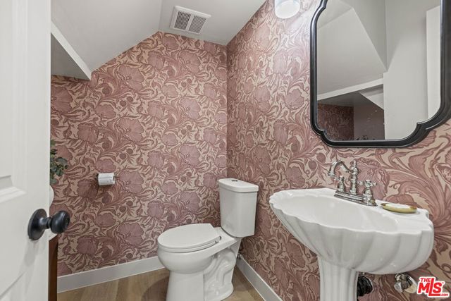 1337 N Orange Grove Avenue, West Hollywood, CA 90046