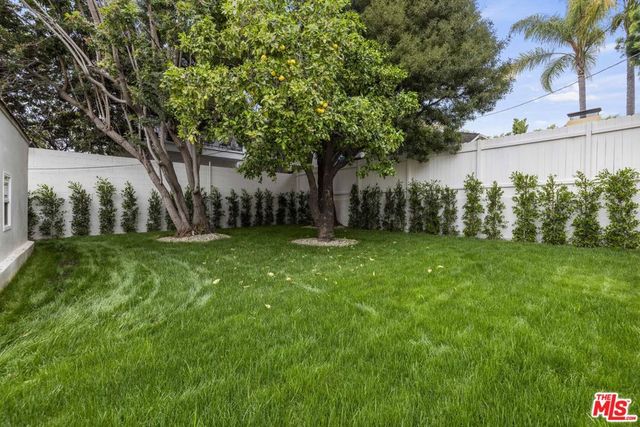 1337 N Orange Grove Avenue, West Hollywood, CA 90046