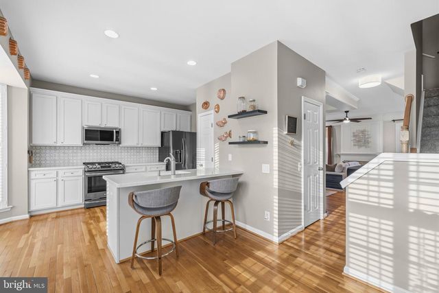 11751 CHERBORG PL, Woodbridge, VA 22192