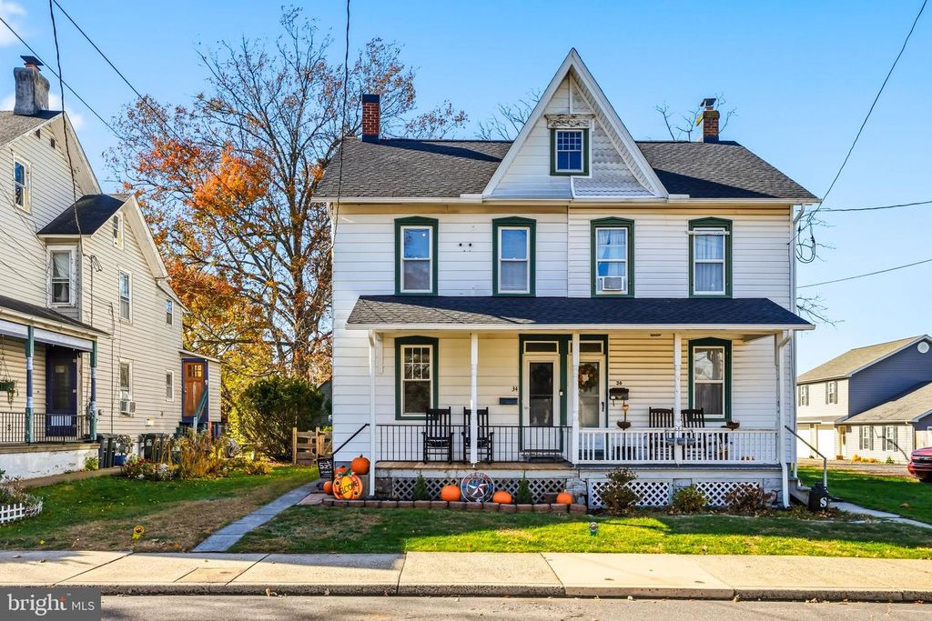 34 N AMBLER ST, Quakertown, PA 18951