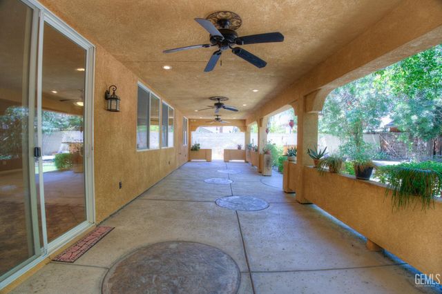 12704 Shallow Water Court, Bakersfield, CA 93312