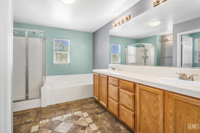 12704 Shallow Water Court, Bakersfield, CA 93312
