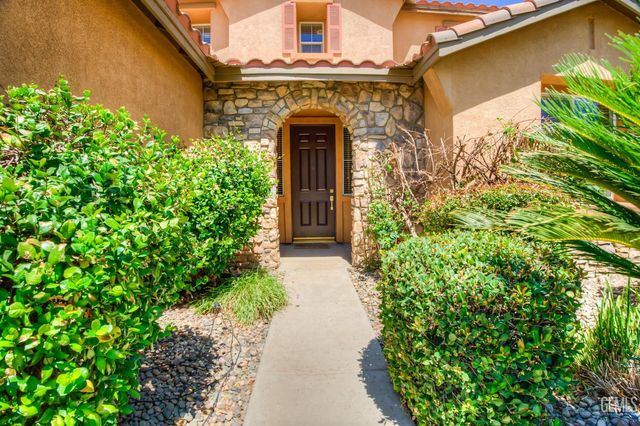 12704 Shallow Water Court, Bakersfield, CA 93312