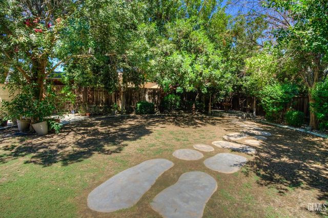 12704 Shallow Water Court, Bakersfield, CA 93312