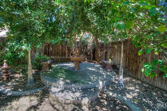 12704 Shallow Water Court, Bakersfield, CA 93312