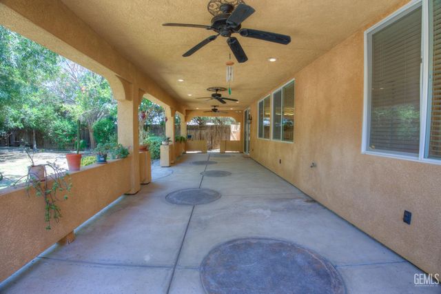 12704 Shallow Water Court, Bakersfield, CA 93312