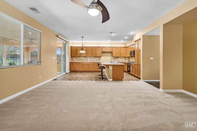 12704 Shallow Water Court, Bakersfield, CA 93312