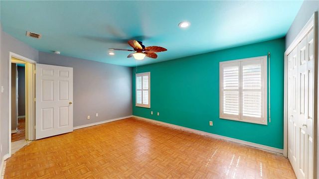 1209 Omohundro St, Rockport, TX 78382