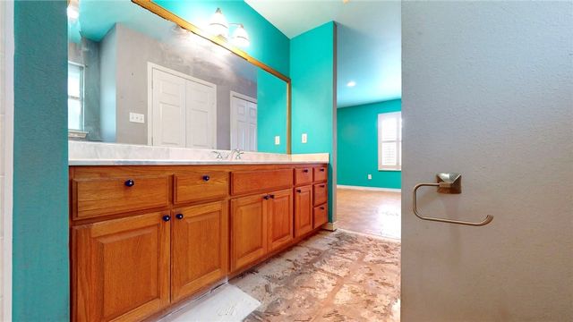 1209 Omohundro St, Rockport, TX 78382