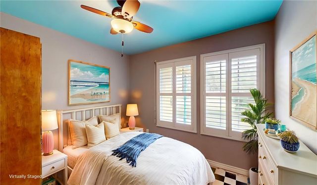 1209 Omohundro St, Rockport, TX 78382