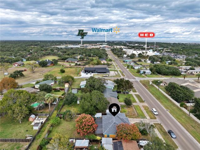 1209 Omohundro St, Rockport, TX 78382