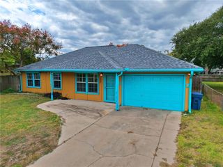 1209 Omohundro St, Rockport, TX 78382