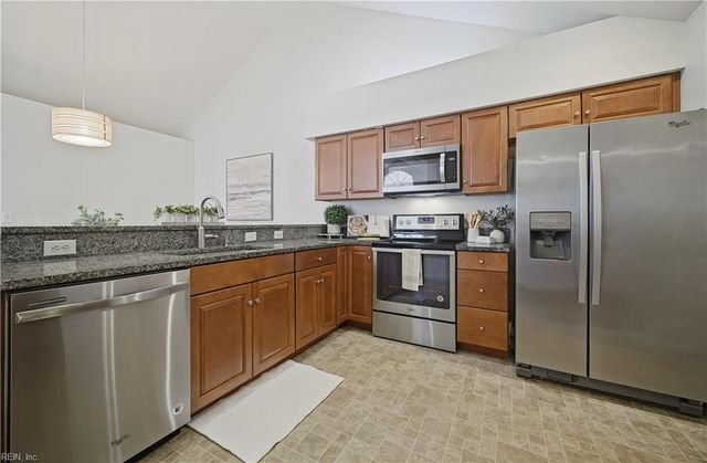 308 Timberline LOOP, Yorktown, VA 23692