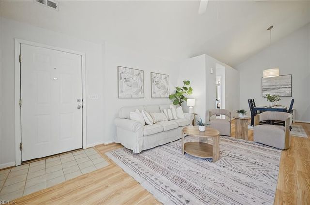 308 Timberline LOOP, Yorktown, VA 23692