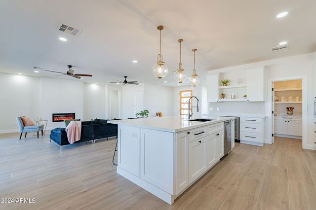 3939 S VERONICA Lane, Gold Canyon, AZ 85118