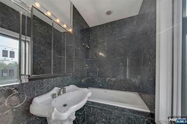 24 Club Way, Cedar Grove, NJ 07009