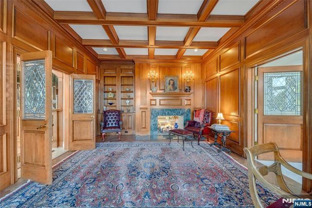 24 Club Way, Cedar Grove, NJ 07009
