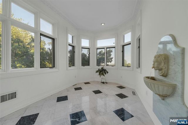 24 Club Way, Cedar Grove, NJ 07009