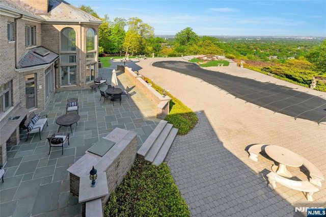 24 Club Way, Cedar Grove, NJ 07009