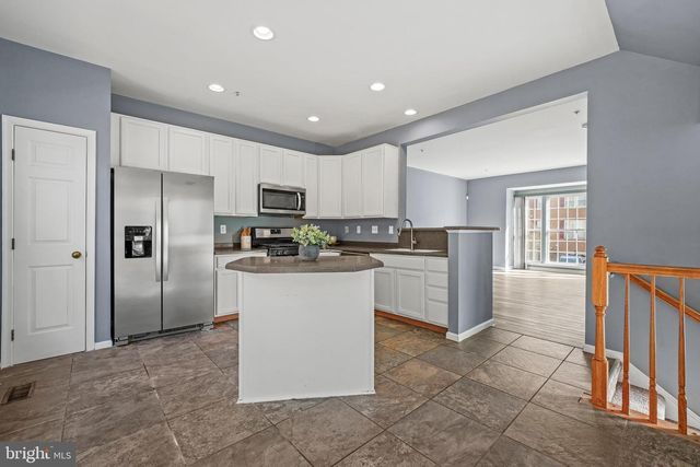 4012 MEADOW TRAIL LN, Hyattsville, MD 20784