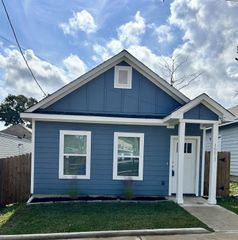 16613 E Lynbrook, Montgomery, TX 77316